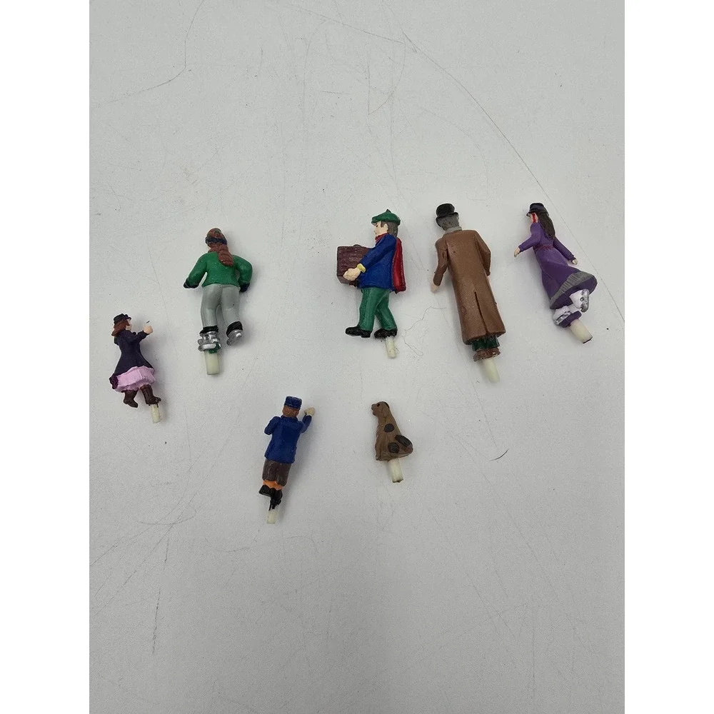 Mr Christmas Going Home for‎ the Holidays replacement parts figures & tree